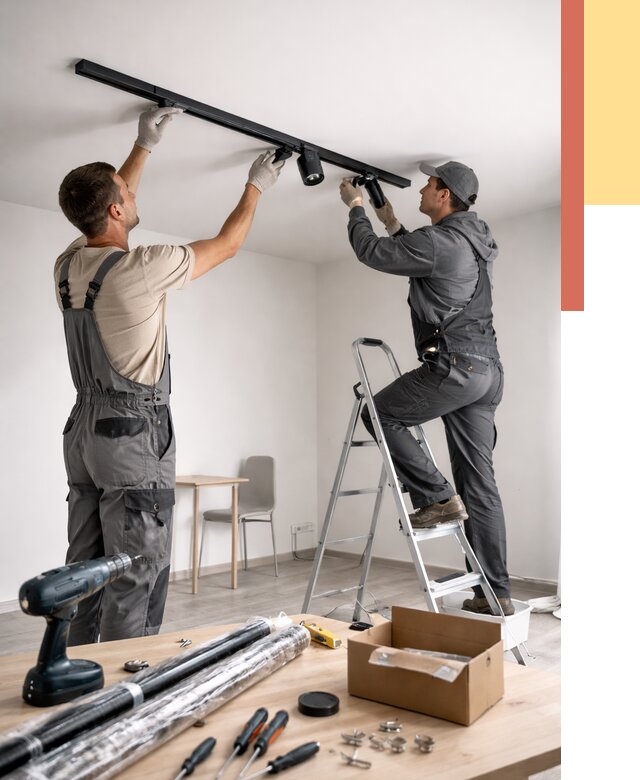 Установка трековых светильников в натяжной потолок в Пскове от 4263 руб. | ОТДЕЛОЧНИК-Пск